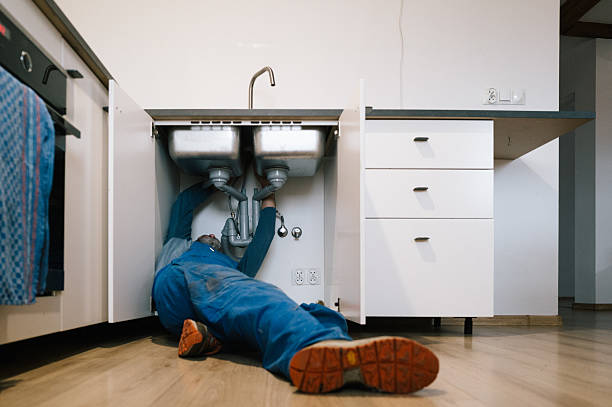 Professional Emergency Plumber technician working in Jerome, PA